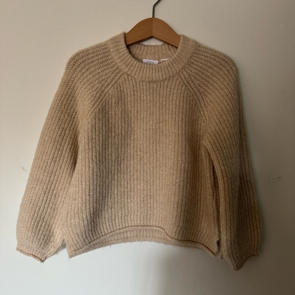 Zara Cream Chunky Ribbed Sweater with Cropped Length and Relaxed Fit